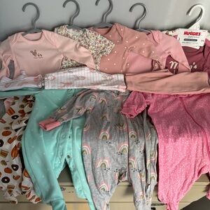 0-3 month baby clothing bundle. Most are new and have never been worn.